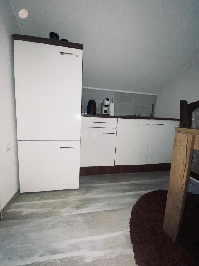 Udbina Apartman Filip 아파트 외부 사진